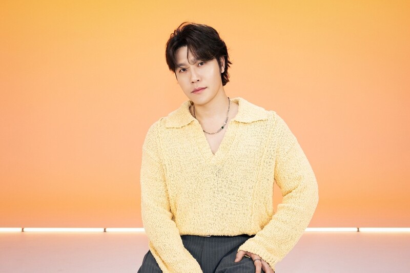 가수 이현 "물이 들어오든 빠지든 계속 노를 저어야죠"