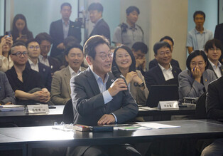 Lee pledges to expand support for startups