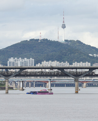 Han River Bus service begins