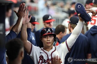 MLB 애틀랜타 김하성, 10경기 연속 안타…팀은 9연승 행진