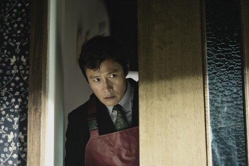 Lee Byung-hun on 'No Other Choice': 'People say Man-su looks like Charlie Chaplin'