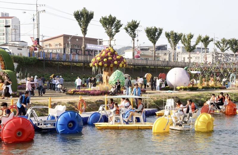 단풍 물드는 속리산, 11월 초순까지 축제·가요제 이어져