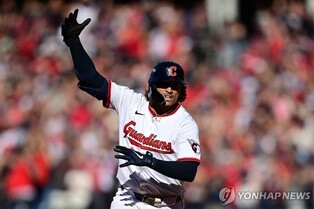 클리블랜드·샌디에이고, WC서 나란히 반격…1승 1패