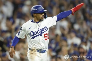 '베츠 4안타 폭발' 다저스, 신시내티 꺾고 NLDS 진출(종합)