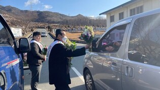 올해 추석 성묘도 생화로…경남도, 3∼6일 성묘객 생화 나눔