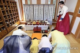 "저희는 성묘로 대신해요"…두통 유발한 명절증후군 점차 옛말