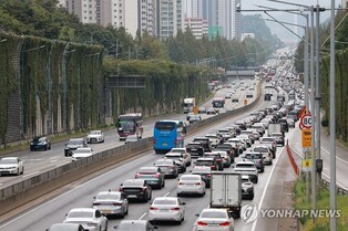 추석 이튿날 귀경길 정체 절정…광주→서울 6시간 30분