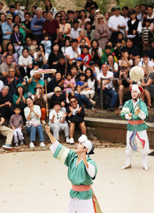 Traditional Korean performance