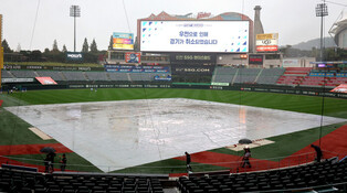 KBO postseason game postponed due to rain