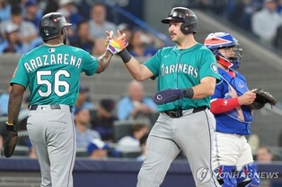 홈런 세 방 시애틀, 토론토에 2연승…'첫 월드시리즈 보인다'