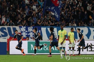 일본축구, 홍명보호 대파한 브라질에 사상 첫 승리…3-2 역전승