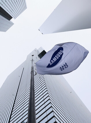 Samsung logs largest operating earnings in over 3 yrs in Q3