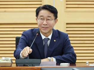 FM meets lawmakers of S. Korea-U.S. parliamentarian union