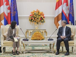 S. Korean vice FM meets Cambodian PM