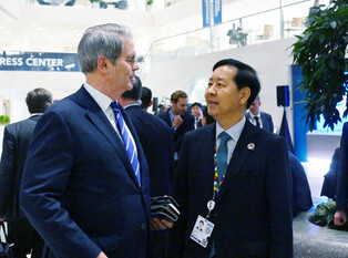 S. Korean finance minister in Washington