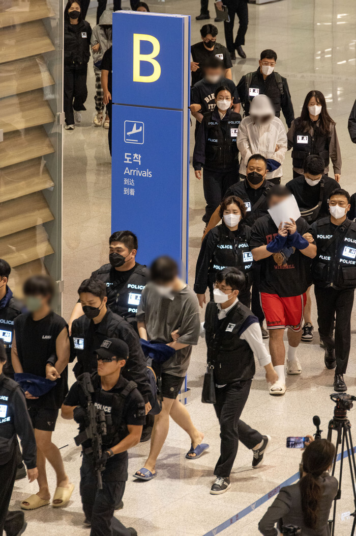 S. Koreans detained in Cambodia return home