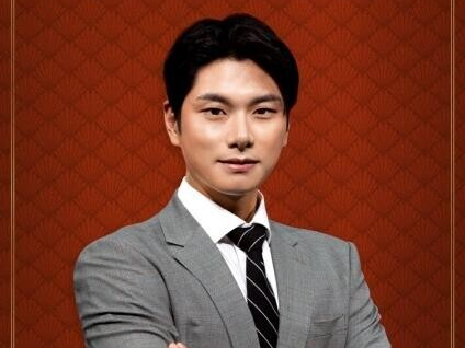 Actor-entertainer Lee Yi-kyung to take legal action over false rumors about private life