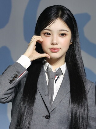 S. Korean girl group Hearts2Hearts