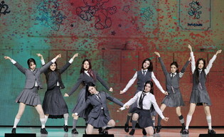 S. Korean girl group Hearts2Hearts