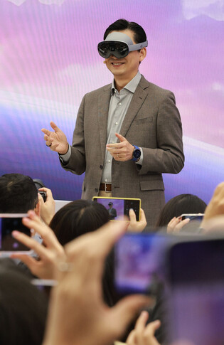 Samsung's new AI-powered Galaxy XR headset