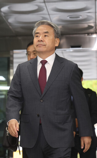 Court to decide on arrest warrant for ex-defense chief
