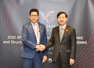 Finance ministers of S. Korea, Thailand meet