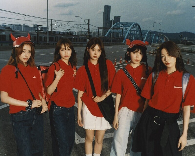 르세라핌 "먹다 보면 손이 가듯, 점점 빠져드는 노래"