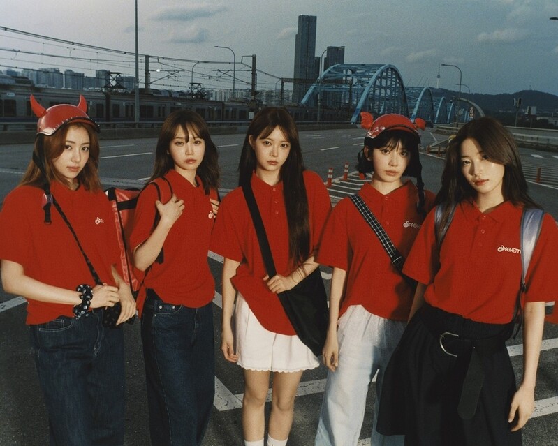 르세라핌 "먹다 보면 손이 가듯, 점점 빠져드는 노래"