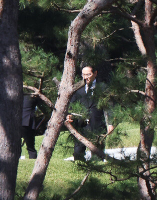 Memorial service for late Samsung leader