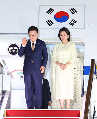 Lee returns home from Malaysia trip