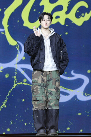 Japanese boy group &Team