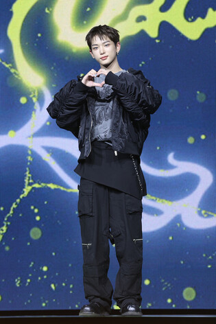 Japanese boy group &Team