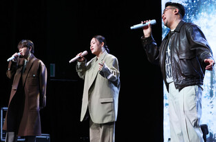 S. Korean R&B singer-songwriter group Urban Zakapa