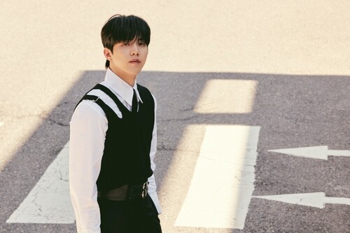 Dowoon delivers donation for children’s medical care