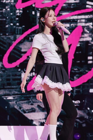 S. Korean girl group I-dle