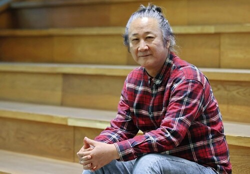 Rock Guitarist Kim Do-kyun Becomes a “Star Lecturer” on Rock History