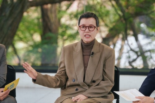 Park Mi-sun makes first TV appearance after breast cancer battle