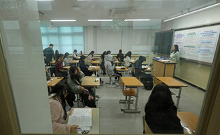 College entrance exam starts in S. Korea