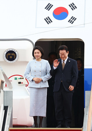 Lee embarks on 4-nation swing to Middle East, Africa