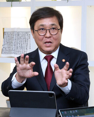 Culture minister gives interview marking 100 days in office