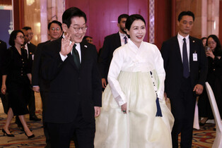 Lee meets S. Korean residents in Abu Dhabi