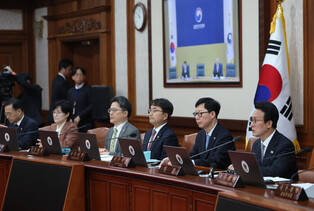 PM attends Cabinet meeting