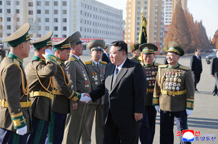 N.K. leader visits state security ministry