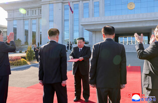 N.K. leader visits Supreme Court