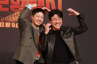 S. Korean actors Bae Yoo-ram and Jang Hyuk-jin