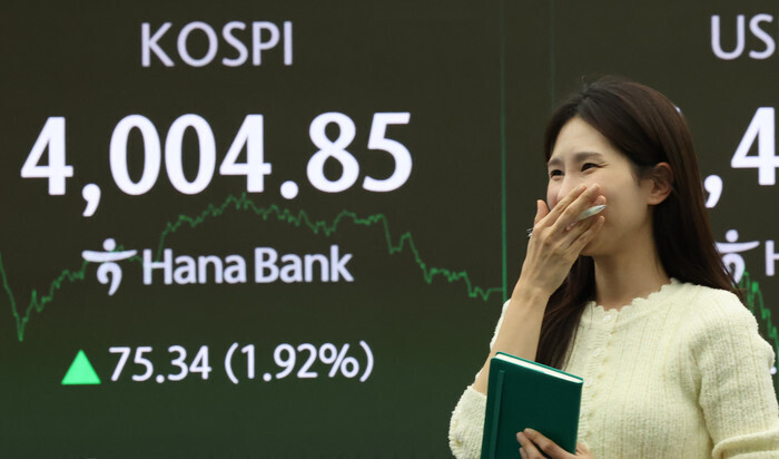 KOSPI regains 4,000-pt line
