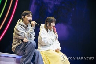 AKMU to leave YG after 12 years