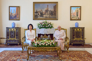 First ladies of S. Korea, Egypt meet