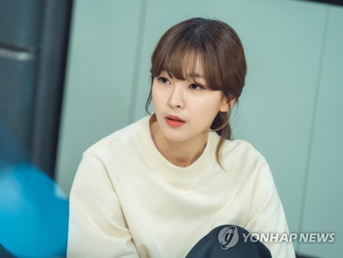 Actress Go Won-hee ends marriage after two years