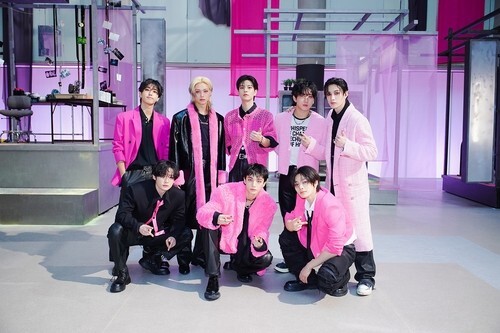 Stray Kids scores 8th No. 1 album on Billboard 200 with 